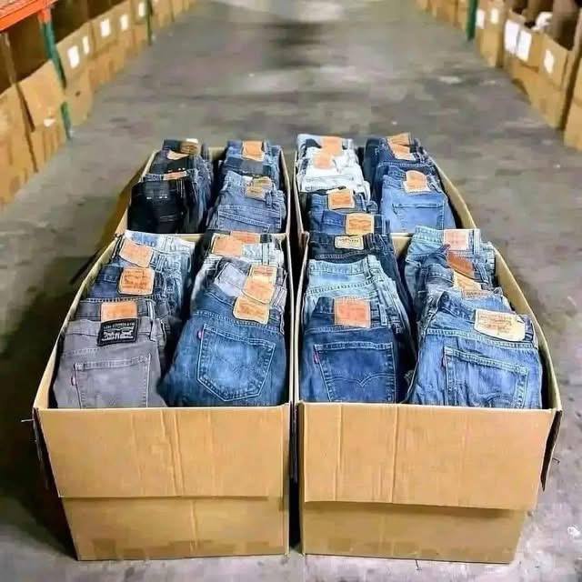 Levis Jeans Pallet - Image 3