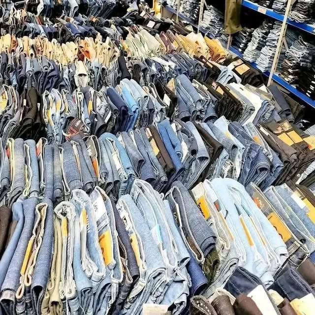 Levis Jeans Pallet - Image 4